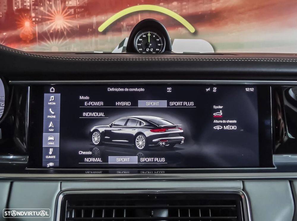Porsche Panamera 4 E-Hybrid - 17