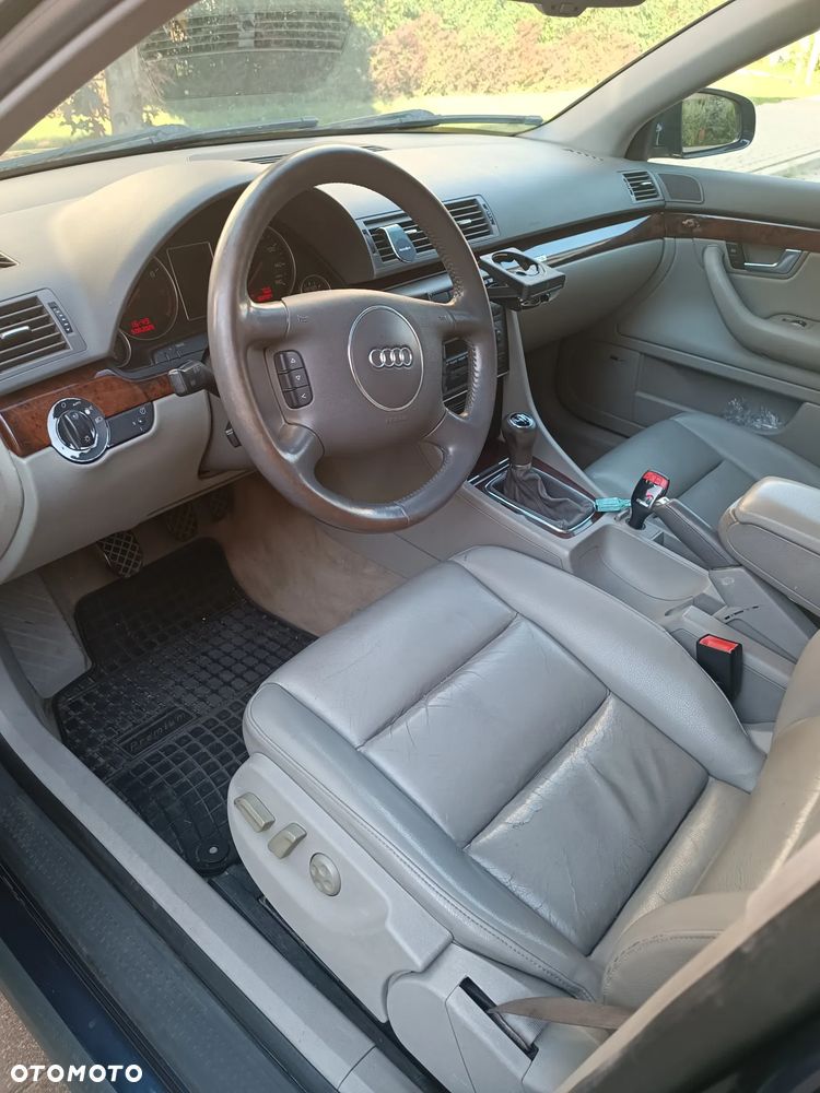 Audi A4 Limousine 3 - 10
