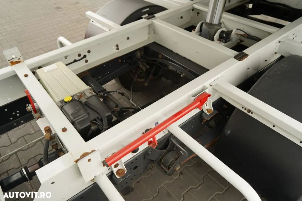 Iveco DAILY 35-140 / BASCULATOR / CU TRACȚIE MÂNĂ / DOUĂ TRACȚII / MANUAL / 6 LOCURI / - 13