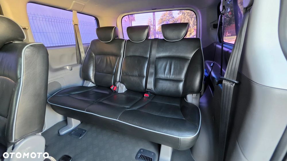 Hyundai H-1 Starex - 10