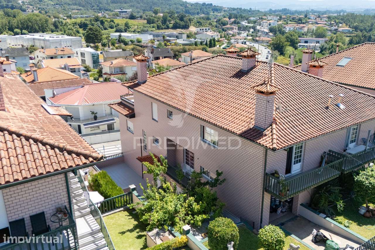 Andar Moradia T3 em Moure – Vila Verde - Grande imagem: 2/38