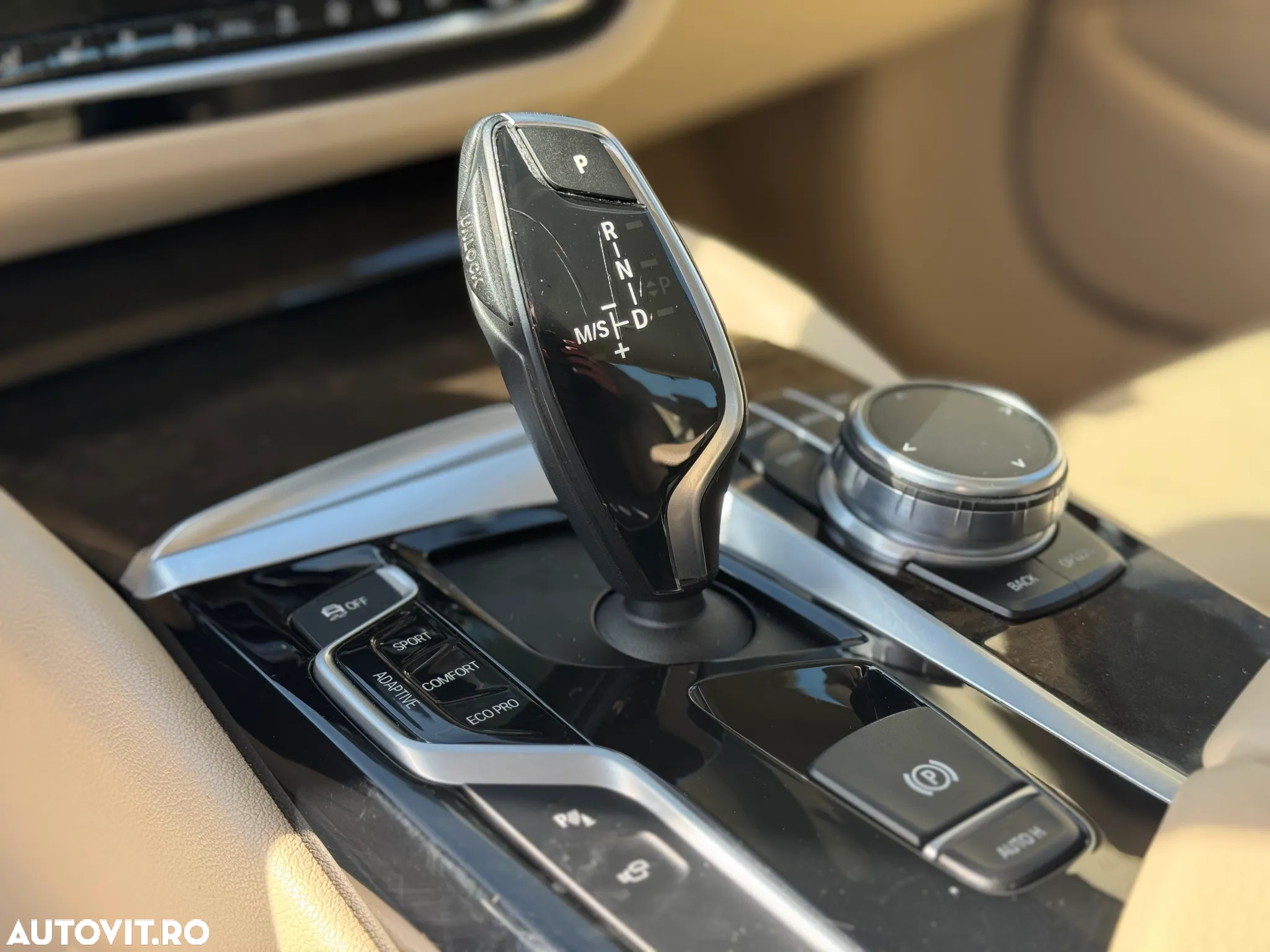 BMW Seria 5 520d xDrive AT - 39