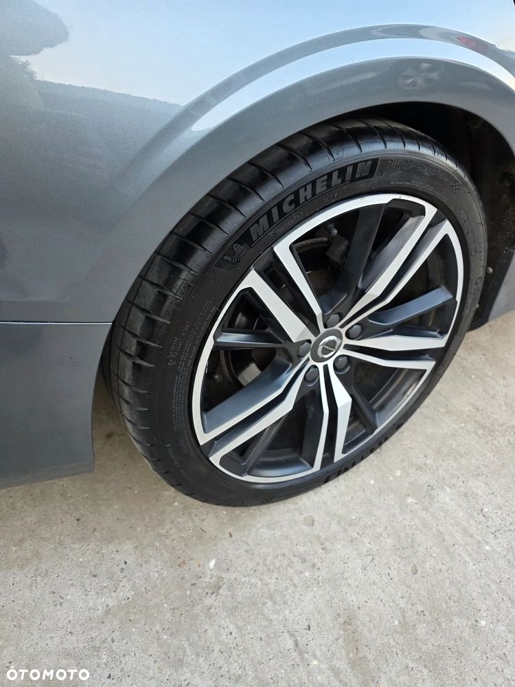 Volvo V60 D4 R-Design - 11