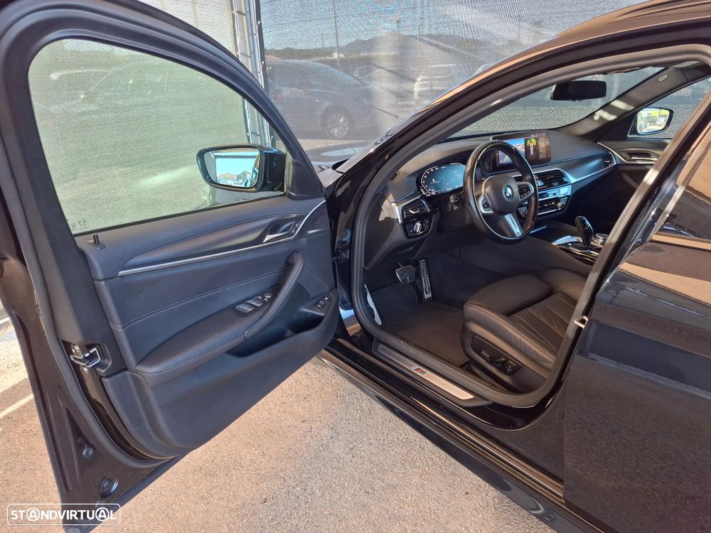 BMW 530 e Pack Desportivo M Pro - 17