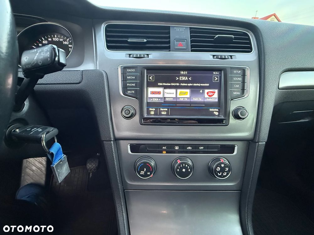 Volkswagen Golf 1.6 TDI BMT Comfortline - 10