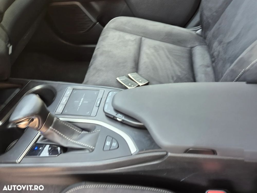 Lexus UX ver-250h-2-0l-hev-20h---178-hp-4x2-cvt-business - 11