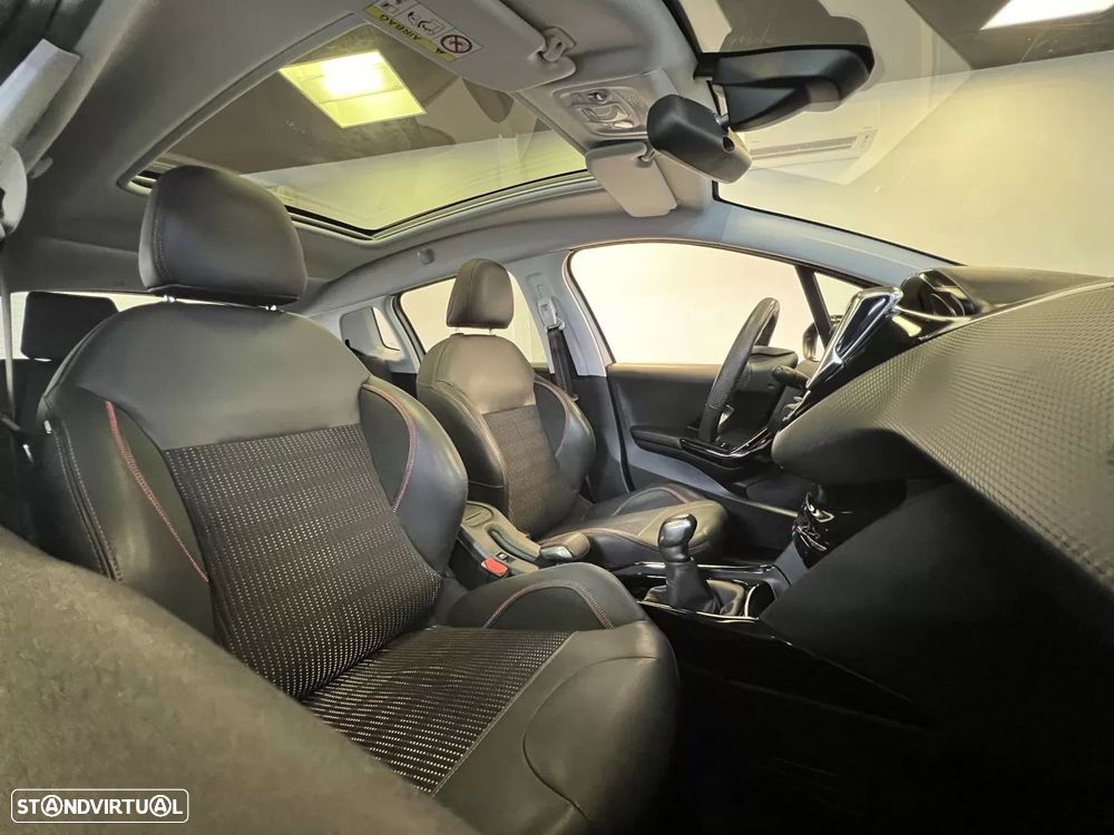 Peugeot 2008 1.2 PureTech GT Line - 9
