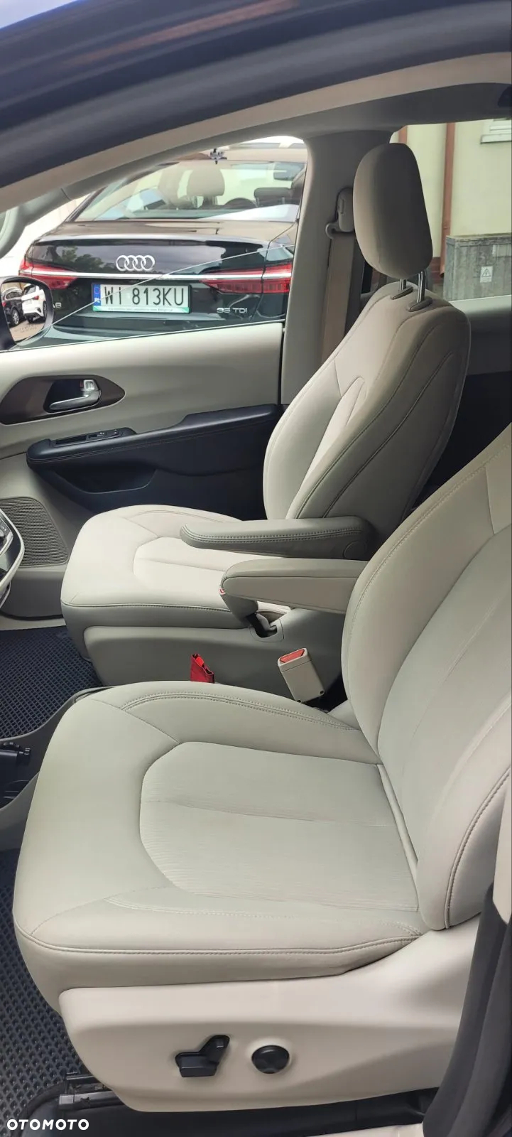 Chrysler Pacifica - 9