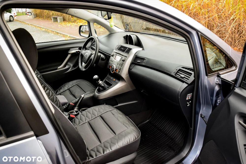 Toyota Verso 1.8 Sol 7os - 26