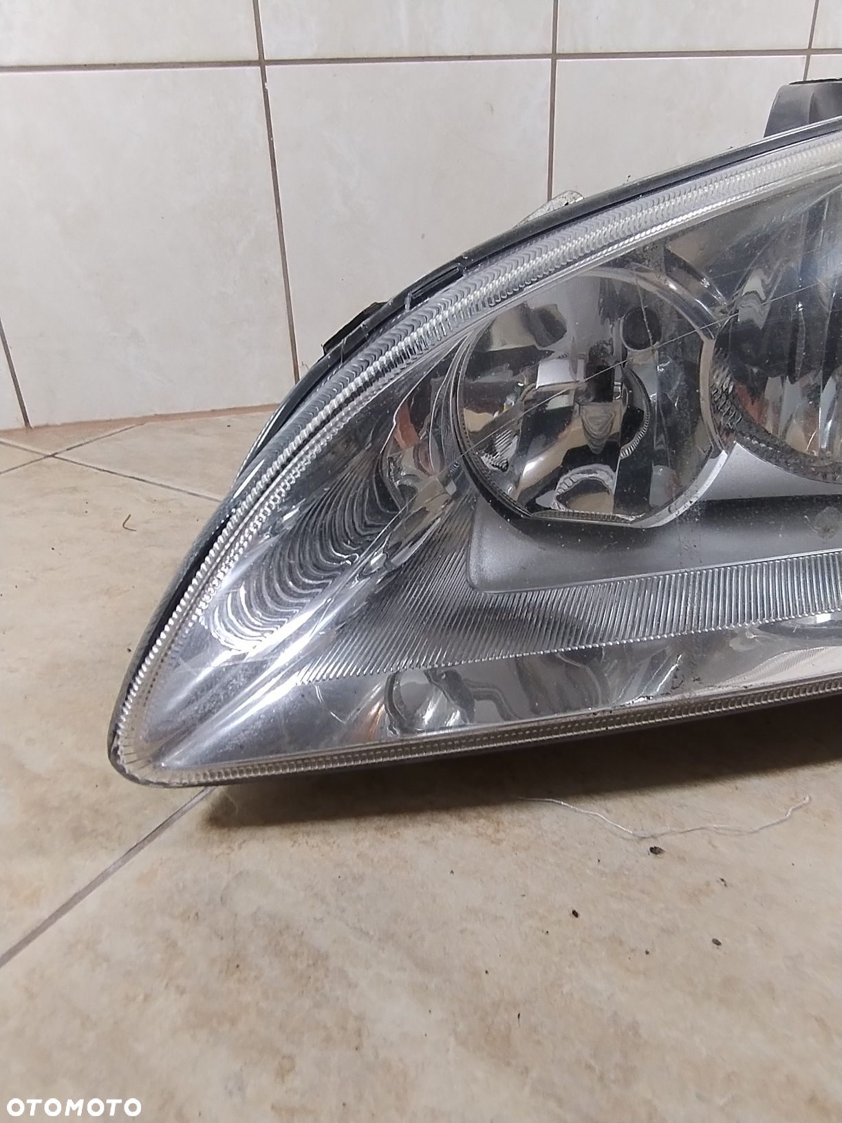 Ford Focus 2 lampa reflektor lewy przód wysyłka OLX - 2