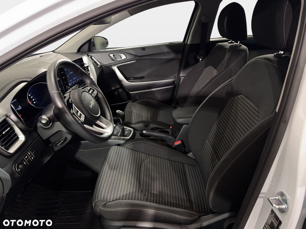 Kia Ceed - 13