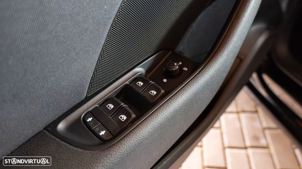 Audi A3 Sportback 2.0 TDI Advance - 12