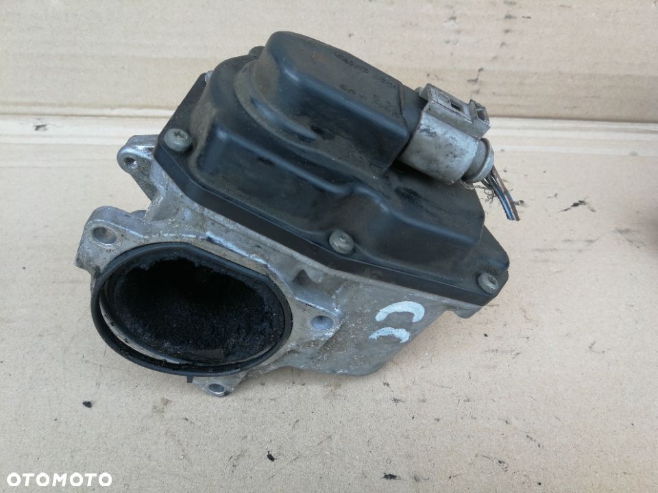Zawór EGR VW Passat B6 Touran 03L131501K G 2.0 TDI - 4