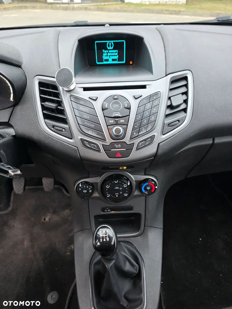 Ford Fiesta 1.5 TDCi Celebration - 23