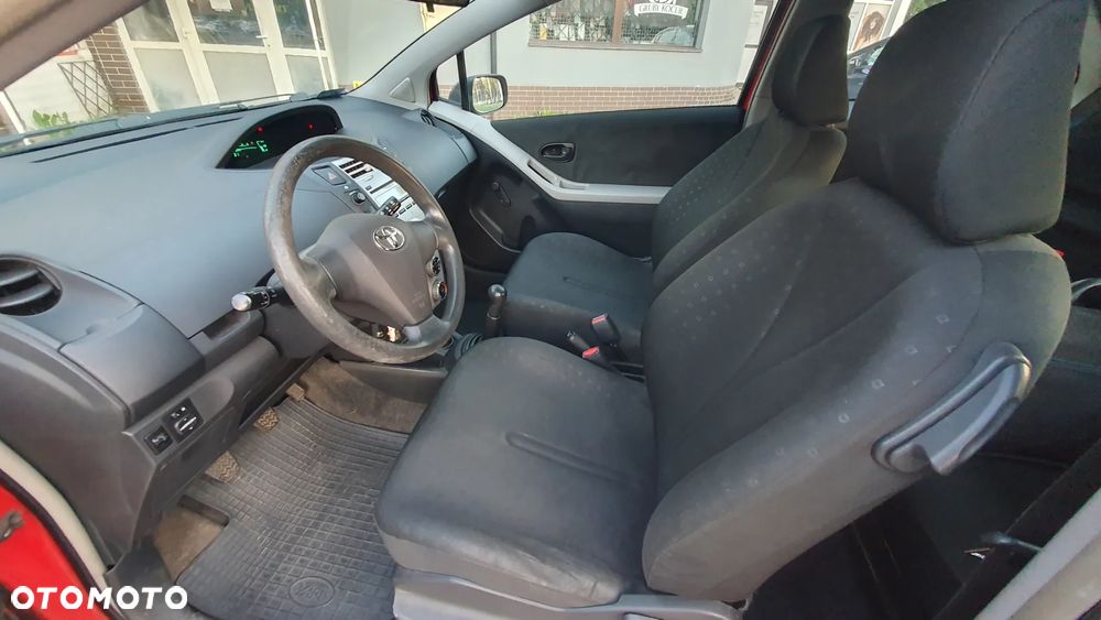 Toyota Yaris - 7