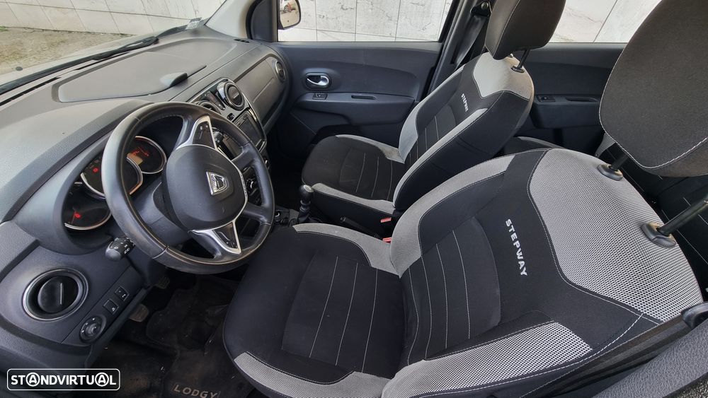 Dacia Lodgy 1.5 dCi Stepway 7L - 3