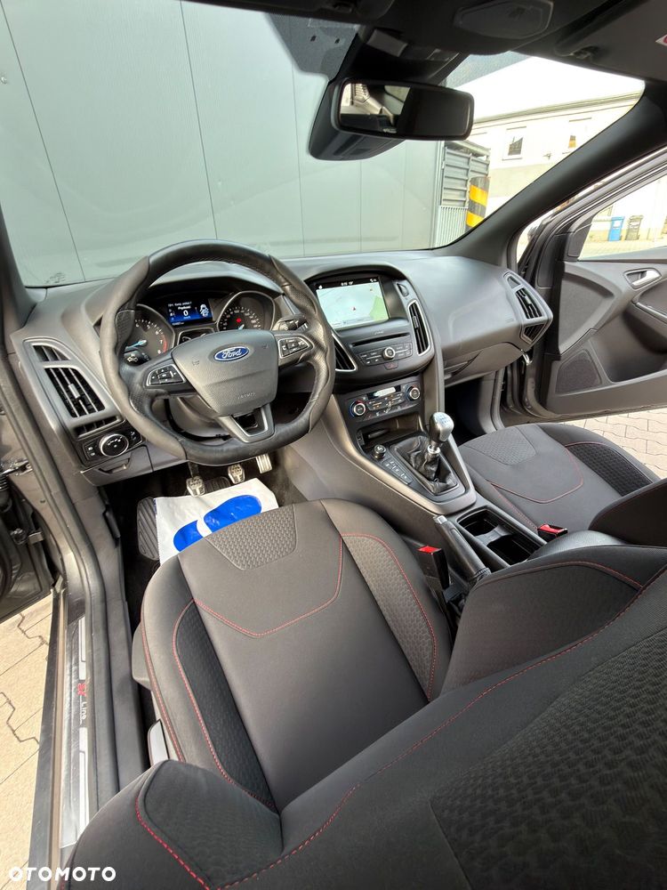 Ford Focus 1.0 EcoBoost ST-Line Black ASS - 17