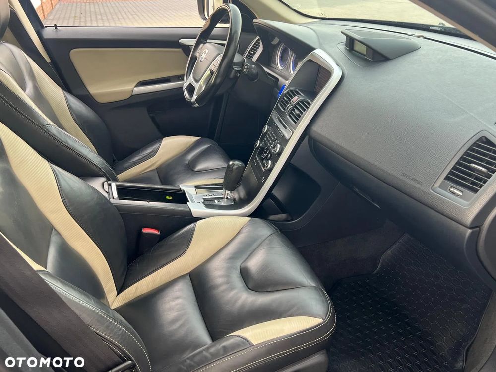 Volvo XC 60 D5 AWD RDesign - 3