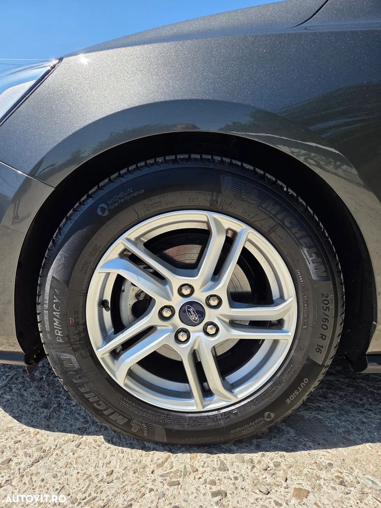 Ford Focus 1.0 EcoBoost Titanium - 8