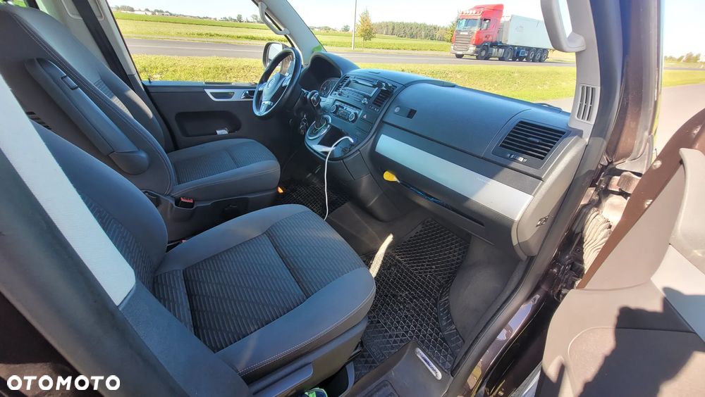 Volkswagen Multivan - 14