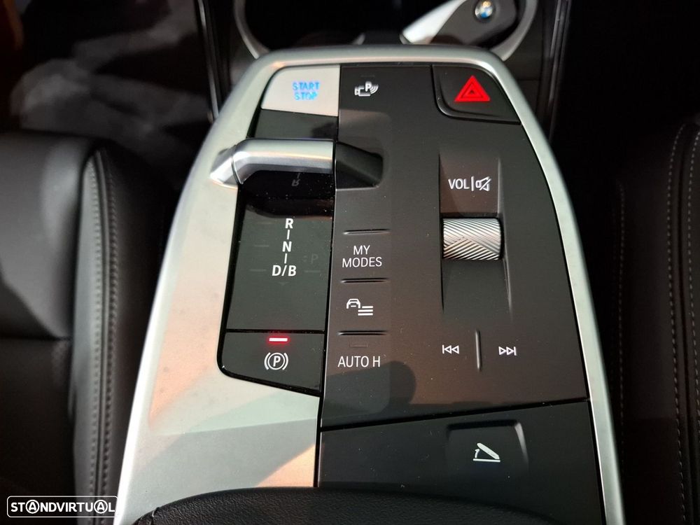 BMW iX1 eDrive20 - 17