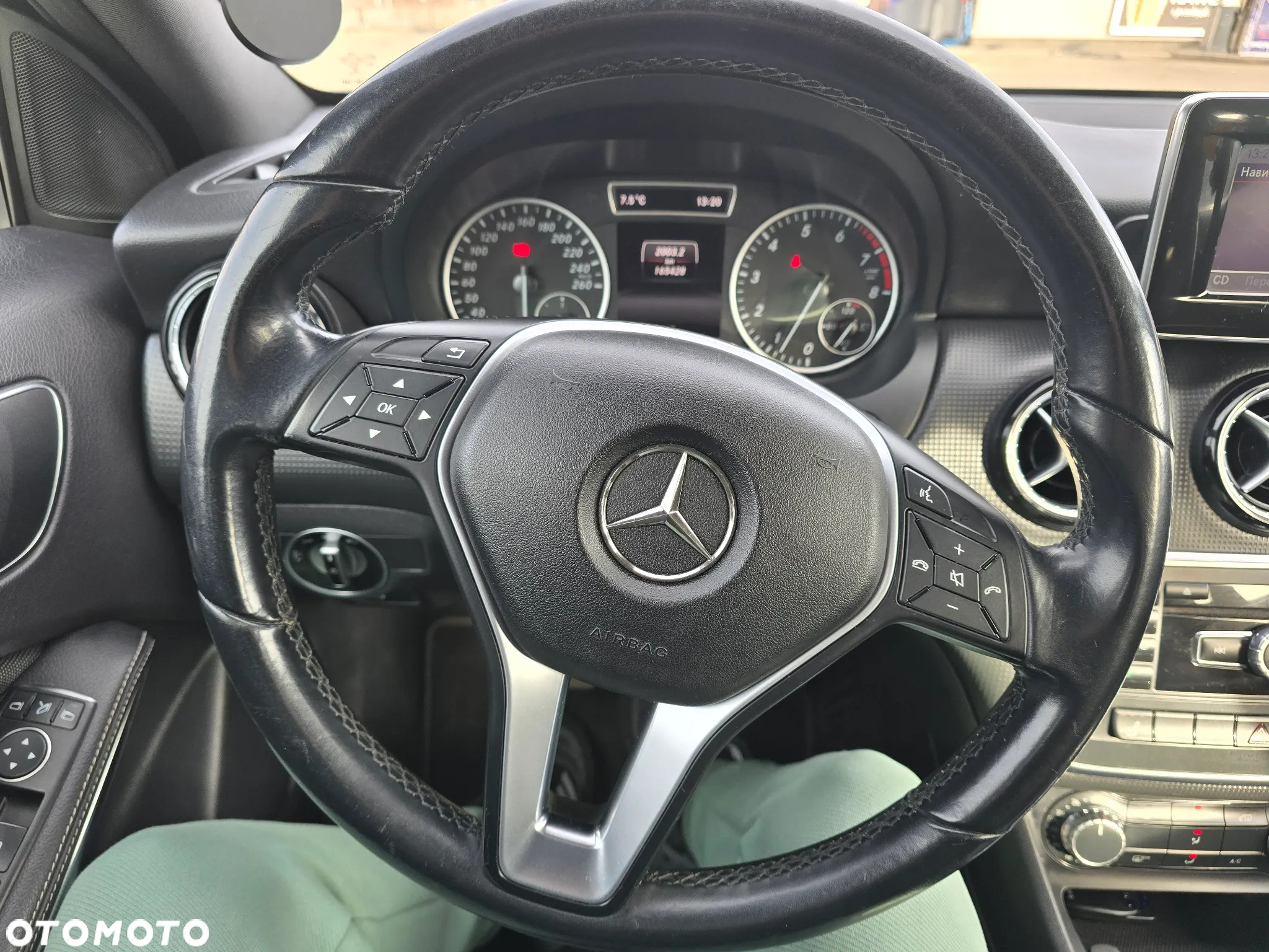 Mercedes-Benz Klasa A 180 BlueEfficiency Edition - 24