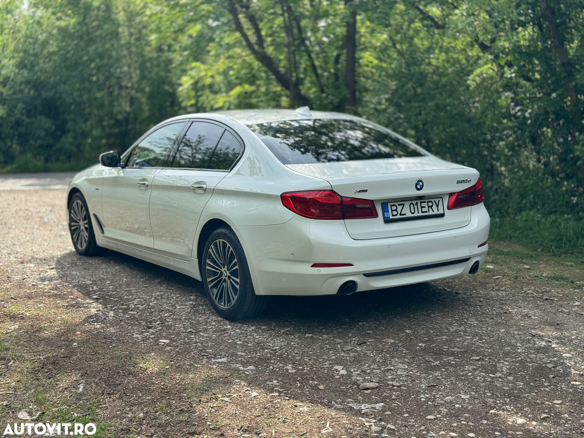 BMW Seria 5 520d xDrive Aut. - 4