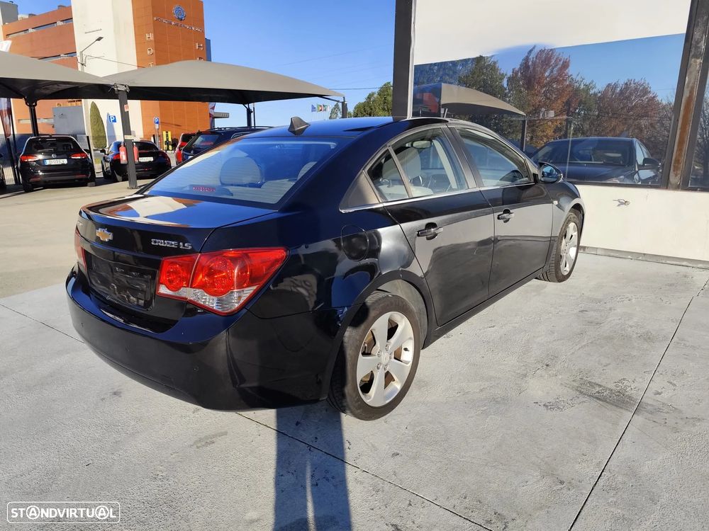 Chevrolet Cruze 1.6 LS - 4