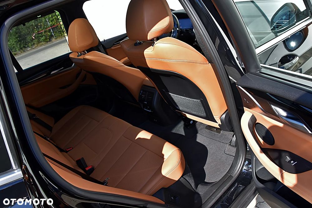 BMW X3 xDrive20i - 29