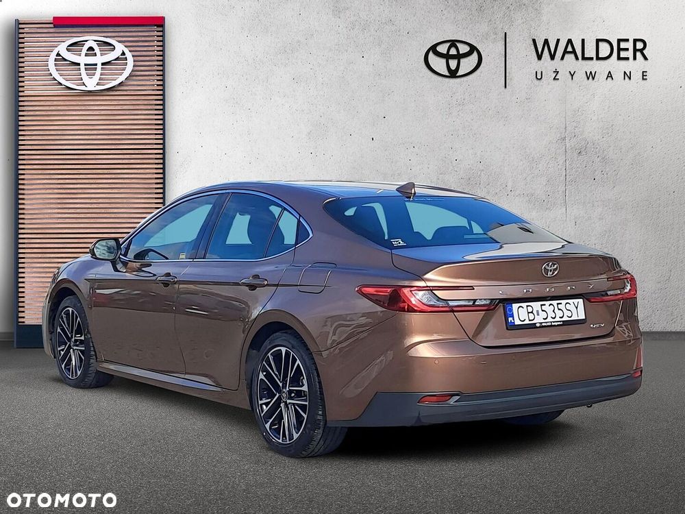 Toyota Camry - 3