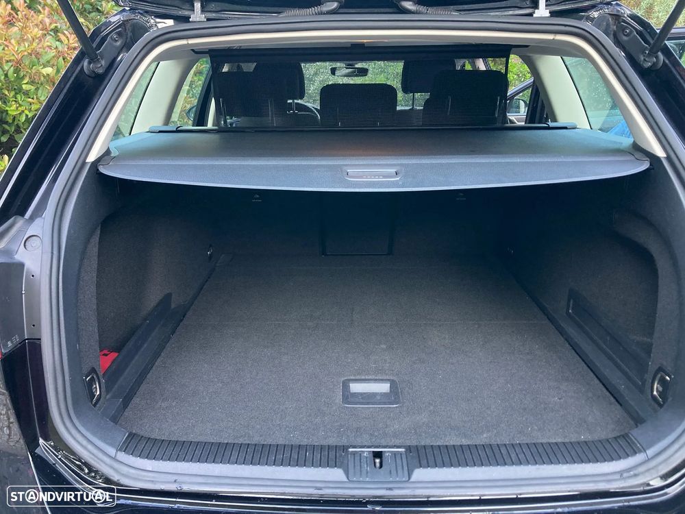VW Passat Variant 1.6 TDI Confortline DSG - 10