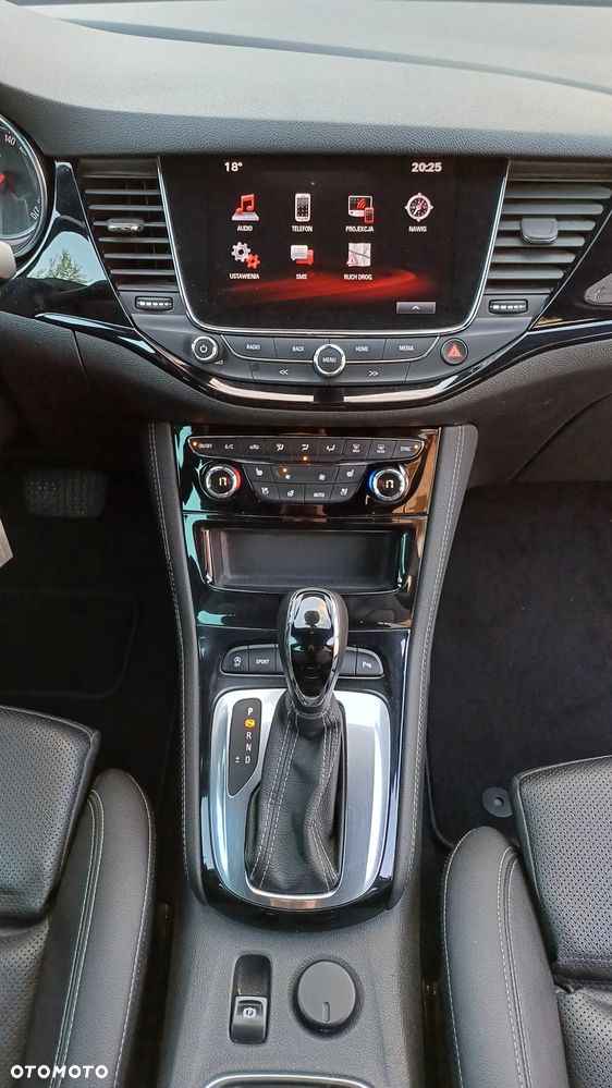 Opel Astra 1.6 T Dynamic S&S - 10