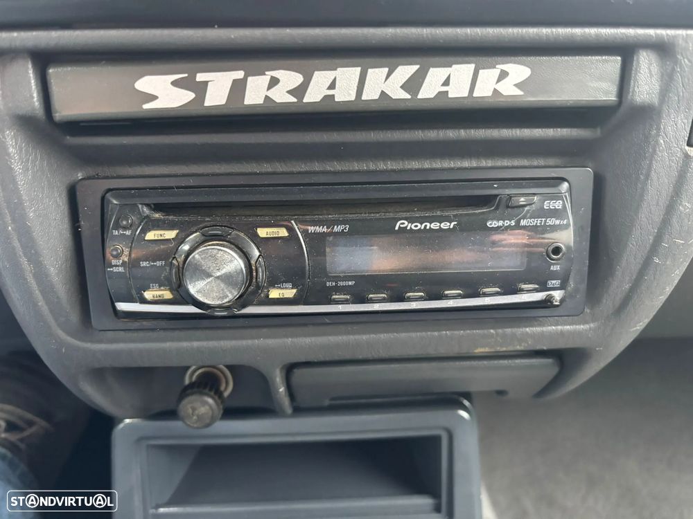 Mitsubishi L200 2.5 TD CD Strakar ABS+AC - 23