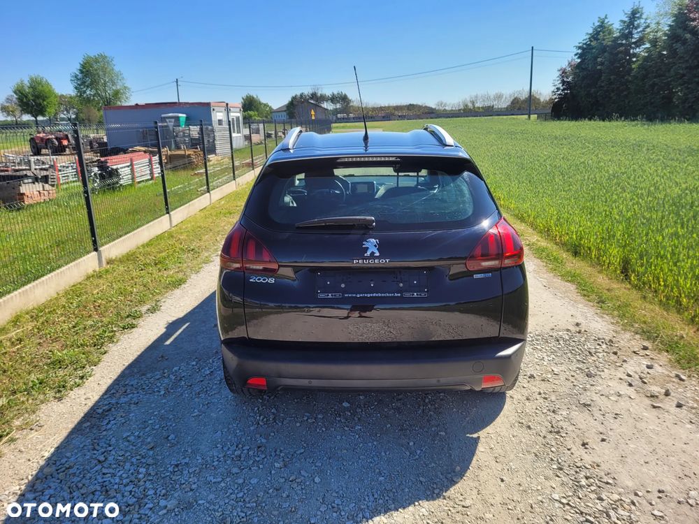 Peugeot 2008 - 8