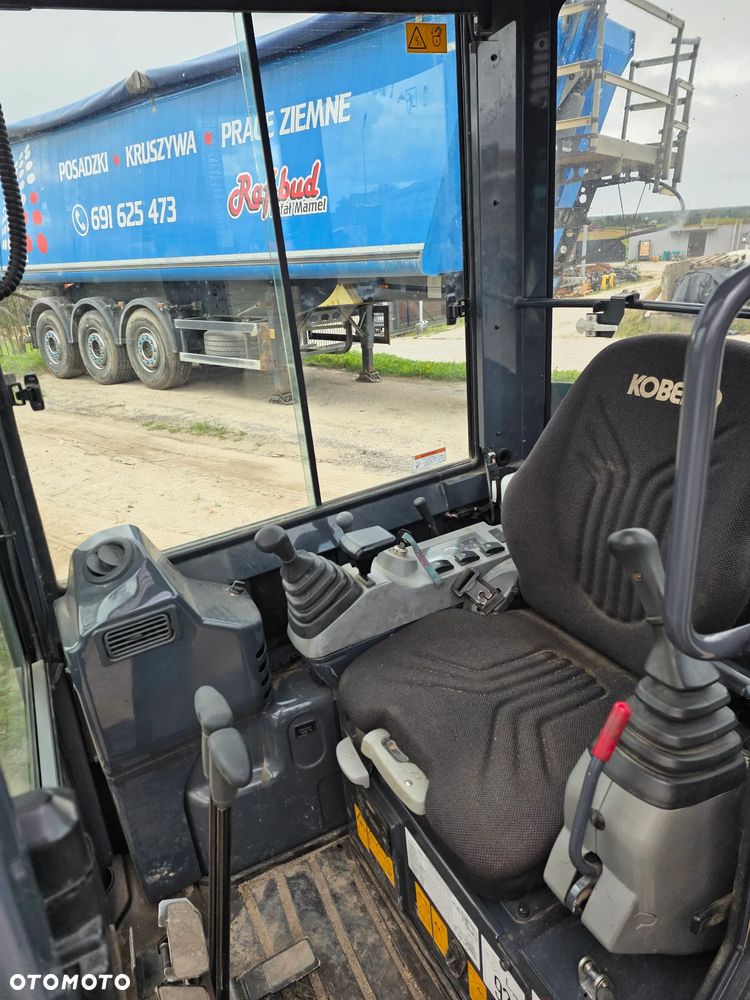 Bobcat E19 - 8