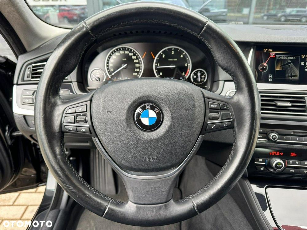 BMW Seria 5 525d xDrive - 21