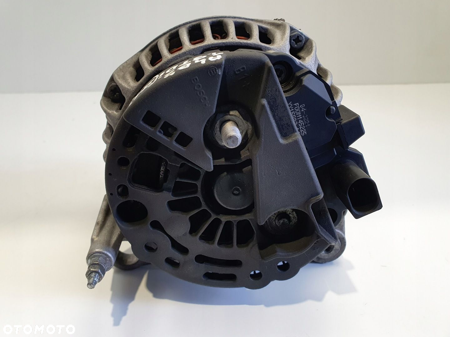 Audi A4 B7 1.9 TDI ALTERNATOR BOSCH - 7