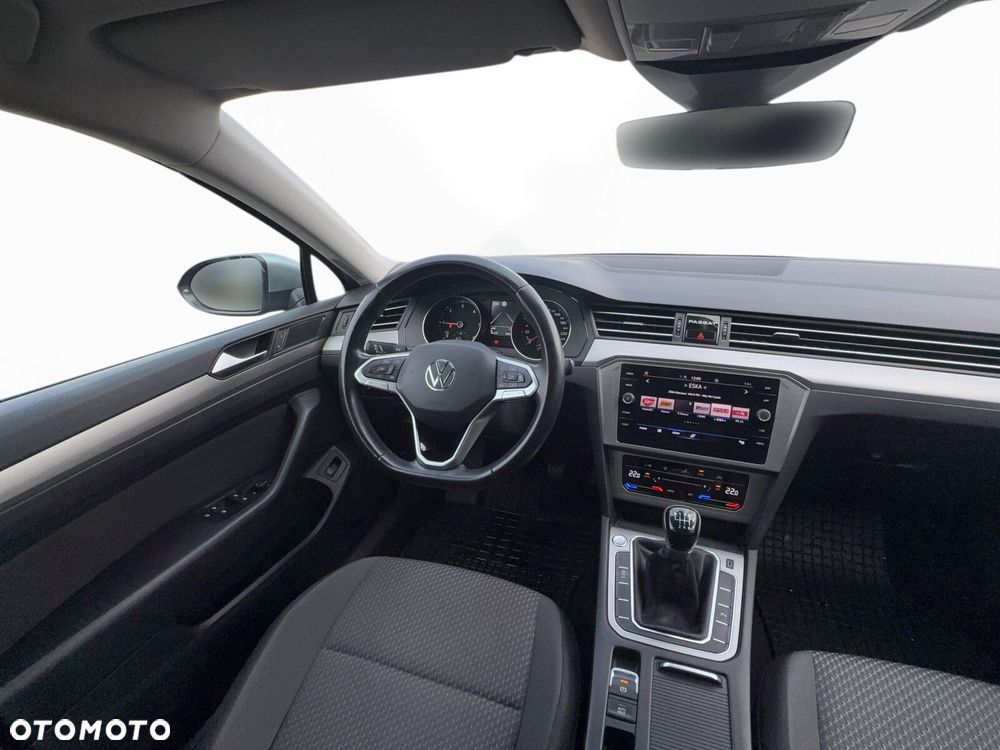 Volkswagen Passat - 15