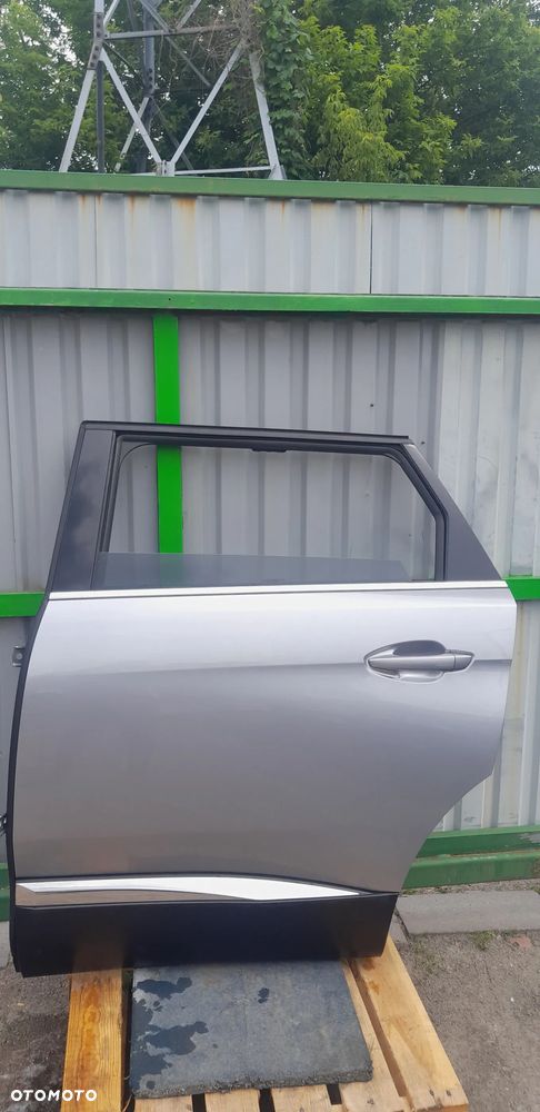 Peugeot 5008 II 2 drzwi tylne lewe kcac
