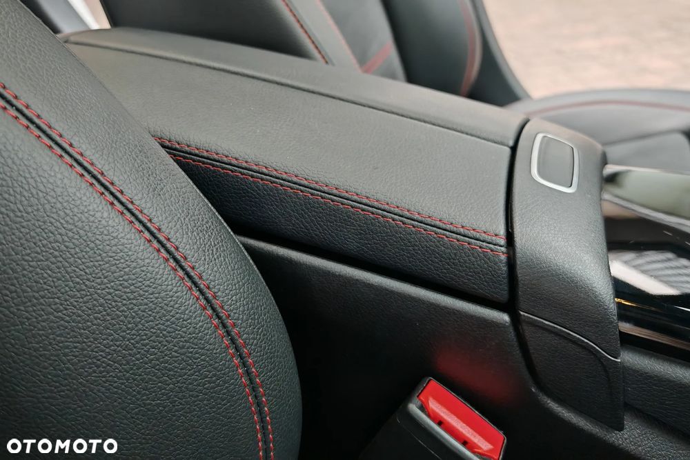 Mercedes-Benz Klasa A 220 4-Matic 7G-DCT - 24