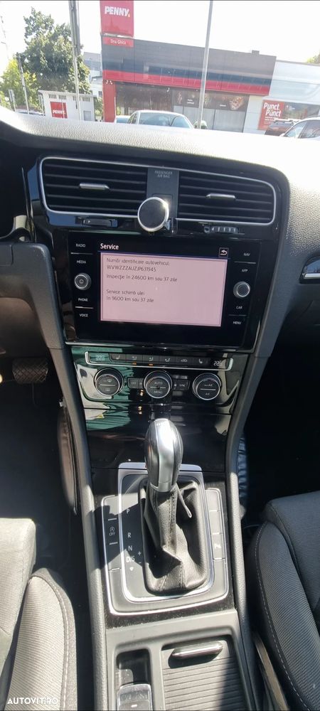 Volkswagen Golf - 8