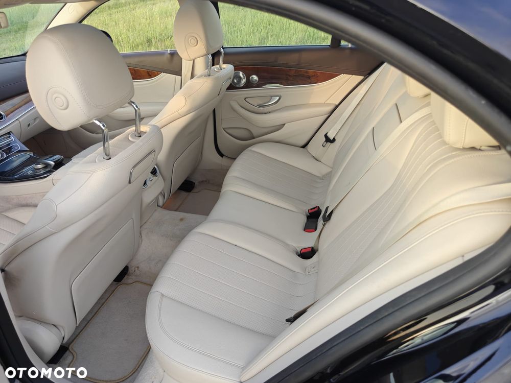 Mercedes-Benz Klasa E 300 9G-TRONIC Exclusive - 10