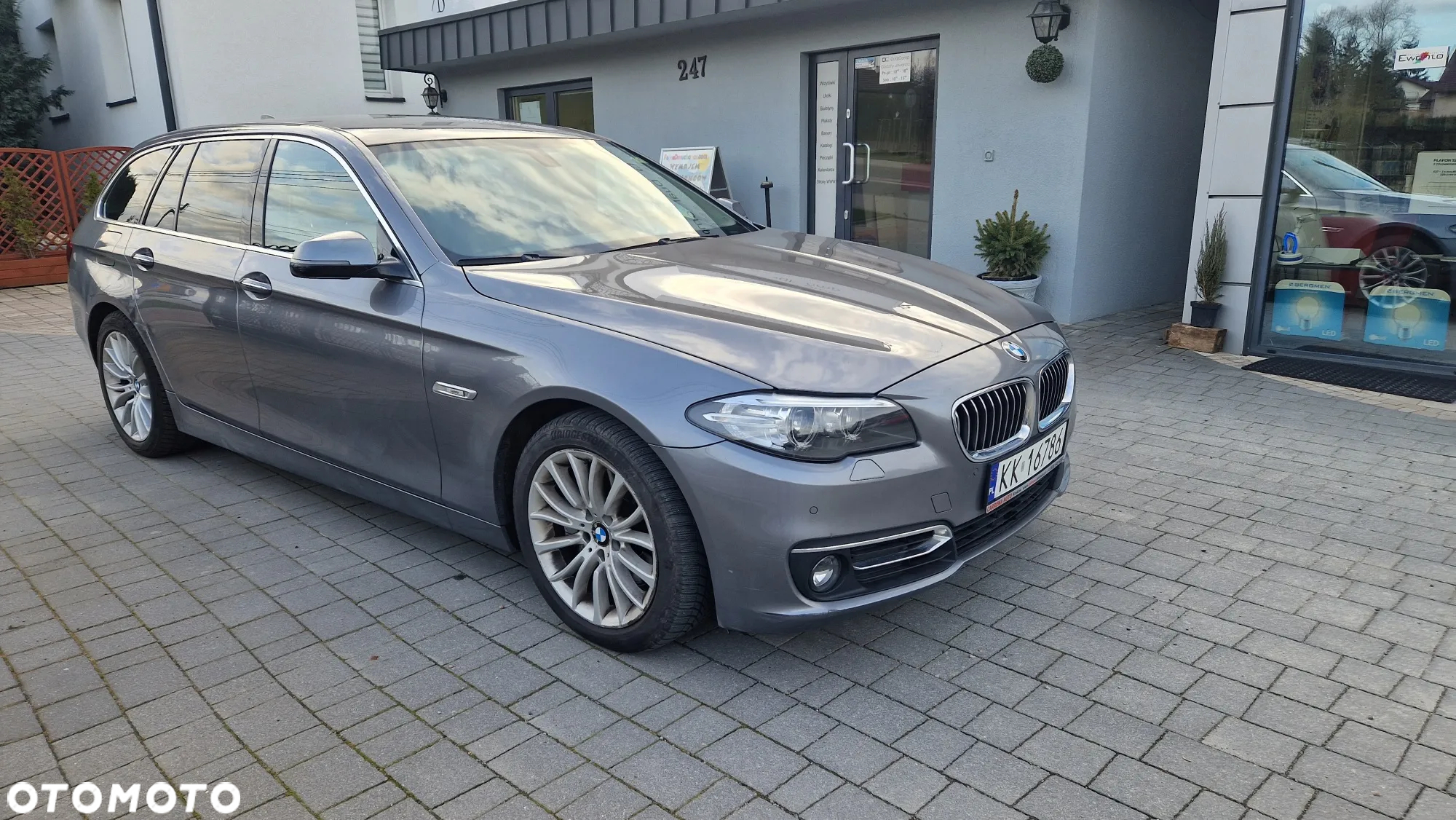 BMW Seria 5 525d xDrive Touring Luxury Line - 20