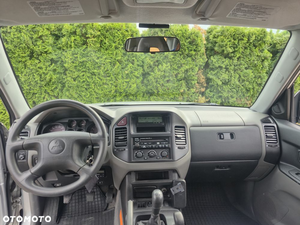 Mitsubishi Pajero - 7