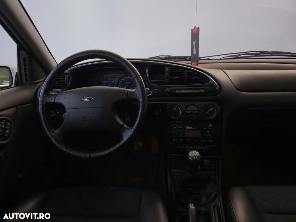 Ford Mondeo - 16