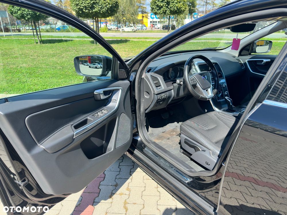 Volvo XC 60 D4 AWD Momentum - 7