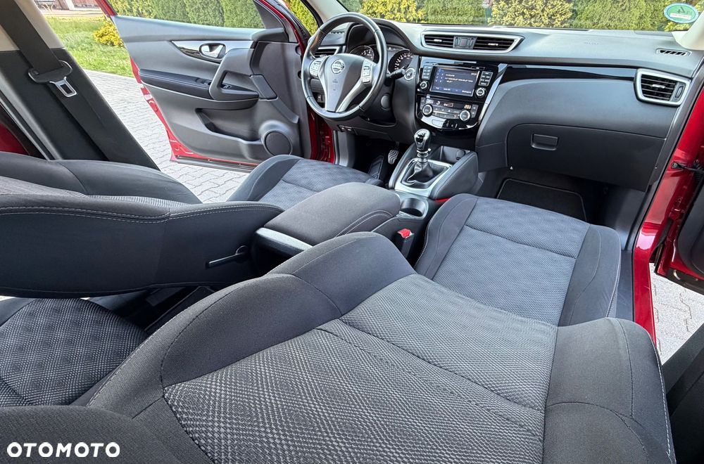 Nissan Qashqai 1.2 DIG-T N-Connecta EU6 - 26