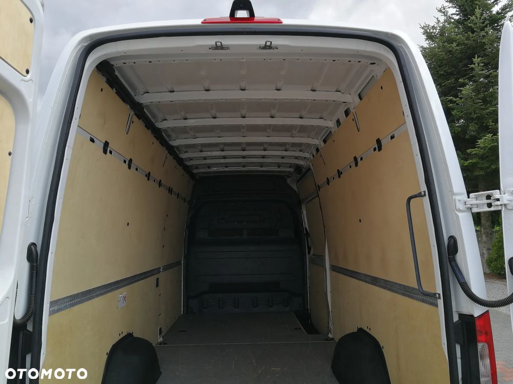 Mercedes-Benz Sprinter - 10