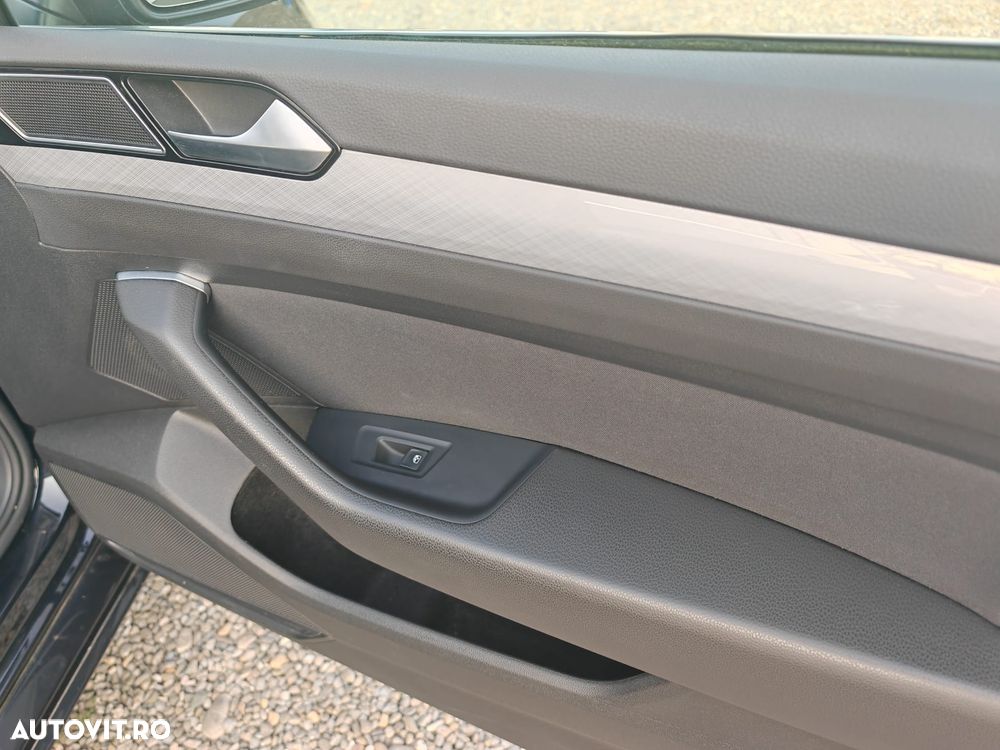 VOLKSWAGEN Passat 2023 — imagine 20
