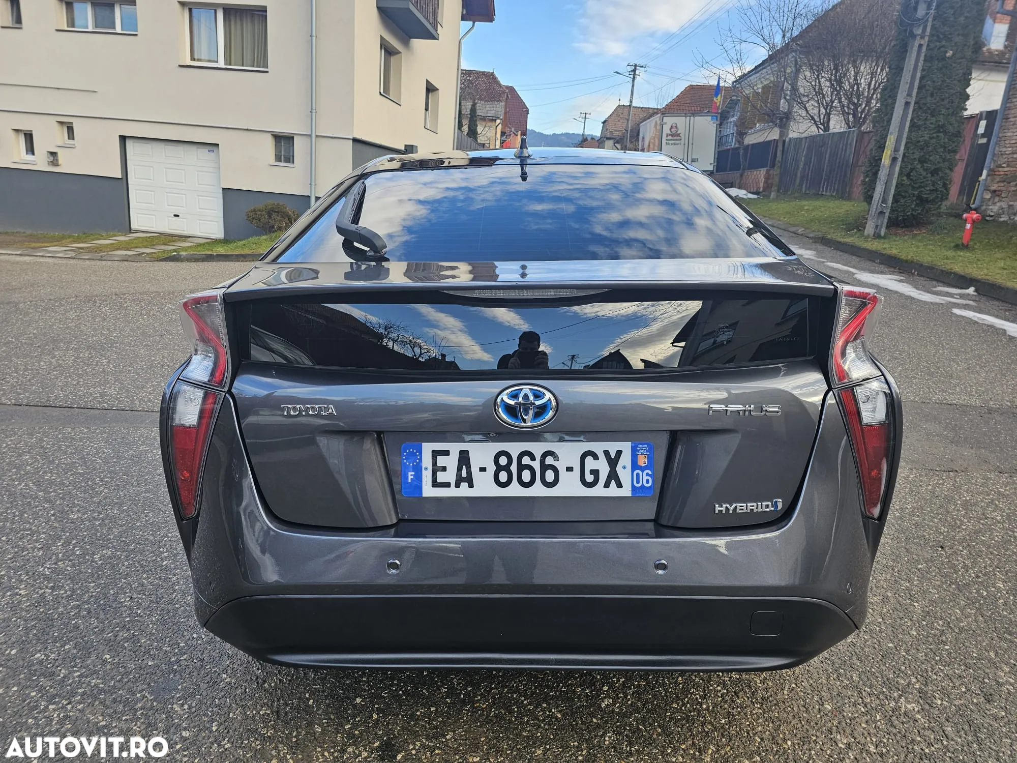 Toyota Prius 1.8 HSD Exclusive Plus - 9